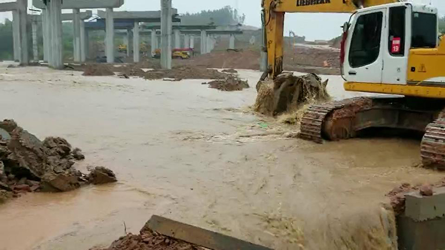 ��ͨ��ˮͨ��