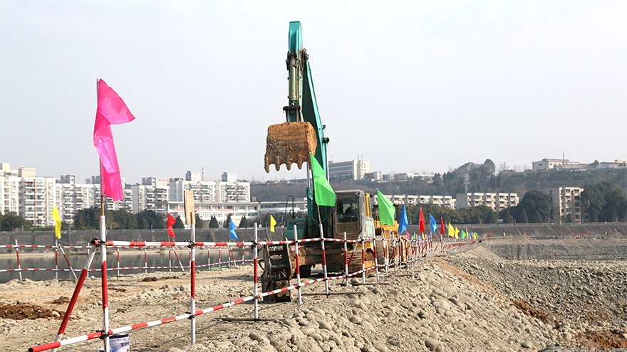 �����е���ˮ�����������ڣ�����