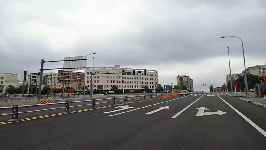 图片1：创业大蹊径口（往高新区方01向）_副本