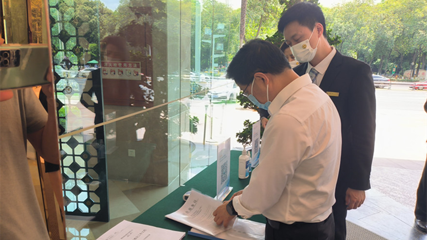 集团董事景茂斌带队督查绵州旅馆