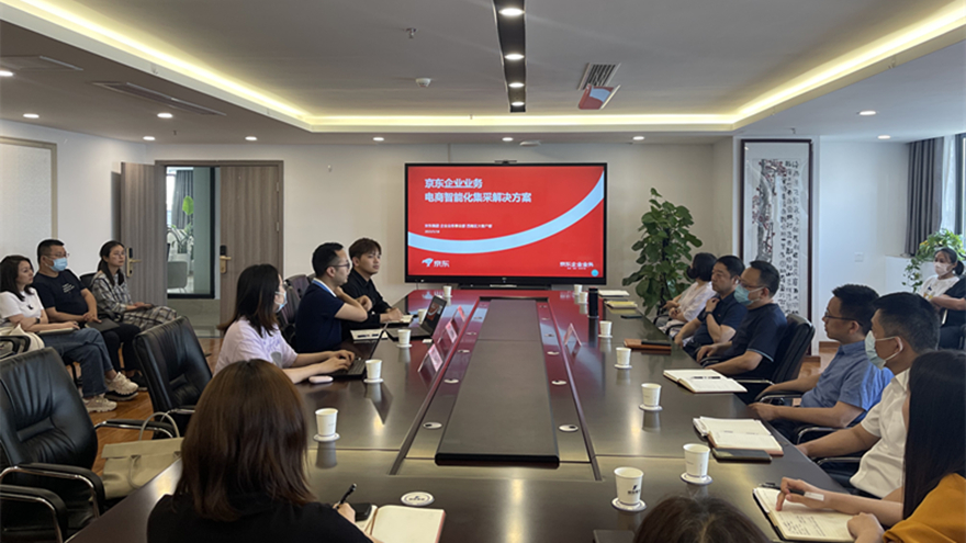 ����Ǣ̸ͨѶ����Ƭ